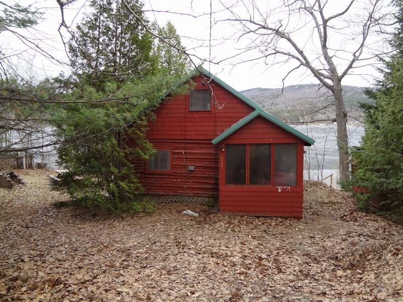 SOLD! Cottage on Worthley Pond 100 Feet Frontage 334 Greenwoods Rd